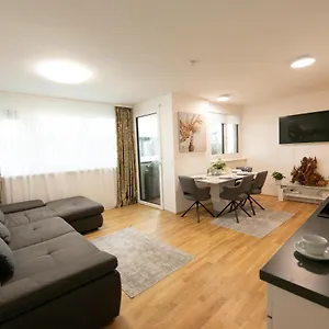 Apartment Schoenes Living Am Donauufer, Vienna