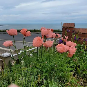 Seaview Ground Floor Flat Fast Wifi & Free Parking Scarborough